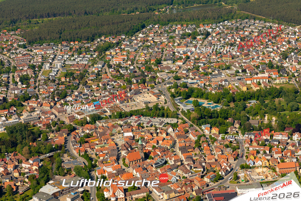 Das Luftbild zeigt :  Roth - Die Luftaufnahme wurde 2024 vom UL-Flugzeug aus erstellt ( keine Drohne ) - Hochauflösende Luftaufnahme - Für grossformatige Ausdrucke geeignet. Die Geschenkidee !Mit Lizenz und Bildrechte bestellbar
