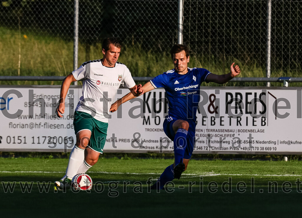 2023-08-01_021_FC_Schwaig_gegen_FC_Deisenhofen | Oberding, Deutschland, 01.08.2023:
Fußball, Toto-Pokal 2023 / 2024, 1. Spieltag, FC Schwaig gegen FC Deisenhofen, Endergebnis: 2:3

Benjamin Held (FC Schwaig, #17)

Foto: Christian Riedel / fotografie-riedel.net