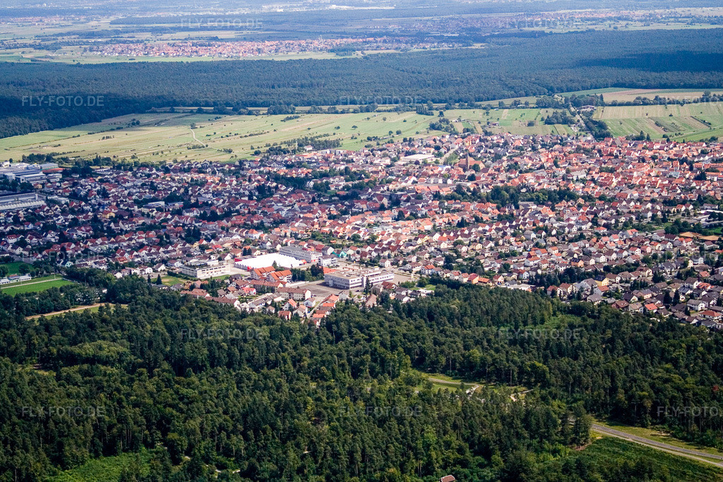 Luftbild: Ortsansicht von Südwesten im Ortsteil Kirrlach in Waghäusel im Bundesland Baden-Württemberg in Deutschland. Foto: IMG_12852.jpg vom 24.08.2008 durch Werner Riehm/FLY-FOTO.de
