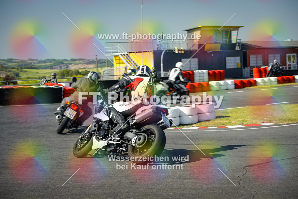 OBK_Mai_Volker_Adam-10390 | Hier findet Ihr Bilder von Touristenfahrten auf der Nürburgring Nordschleife oder von anderen Veranstaltungen die ich besucht habe. Viel Spass beim Durch Schauen 