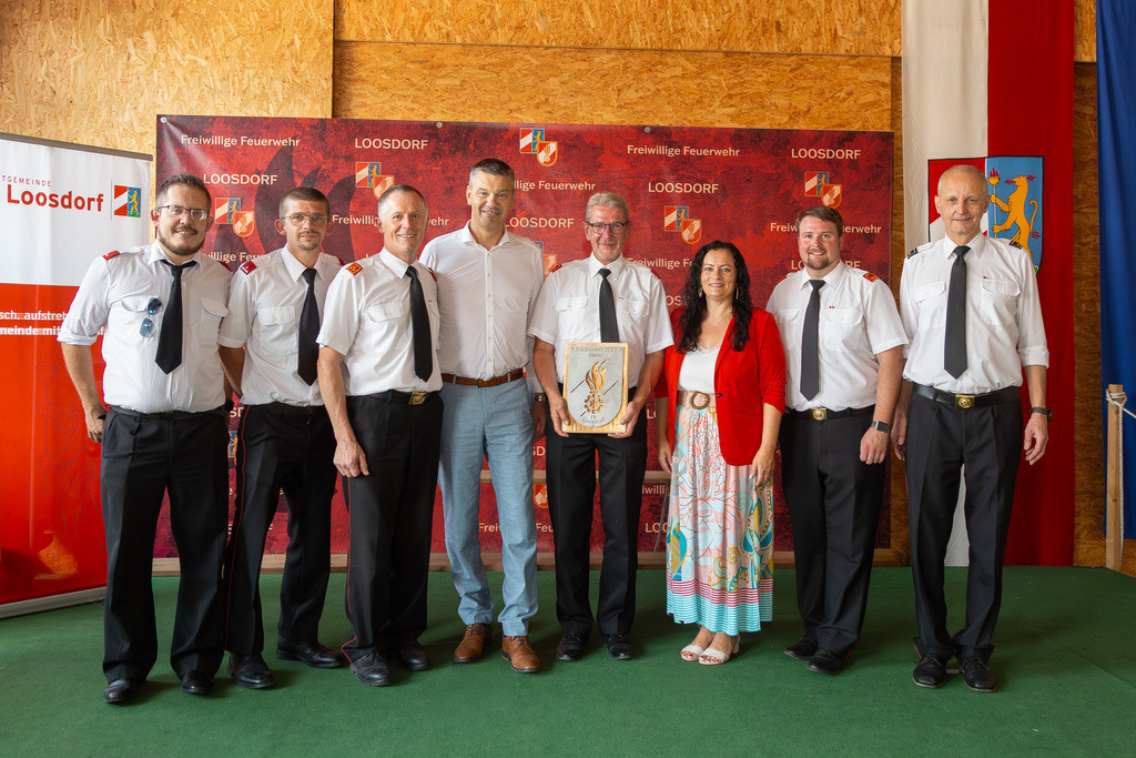 Geehrtengruppe_014 | Festakt FF-LOOSDORF - GRUPPENFOTO der ausgezeichneten HELFER bzw. Organisationen - DANKE für Hilfsleistungen und Unterstützungen bei der Hochwasserkatastrophe in Loosdorf im September 2024