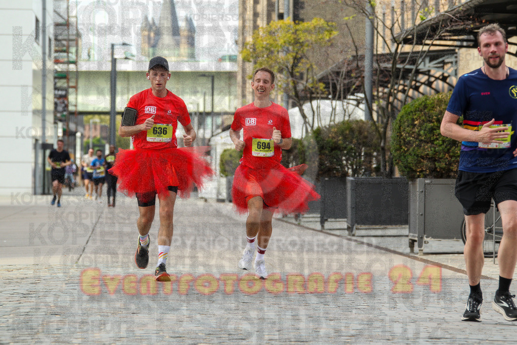 250920_1528_EV4_8883 | Sportfotografie im Rhein-Sieg Kreis, Köln, Bonn, NRW, Rheinland Pfalz, Hessen, etc. Unser Tätigkeitsfeld umfasst den Laufsport vom Volkslauf über den Marathon, Duathlon, Triathon bis zum Ultralauf wie Kölnpfad Ultra oder Schindertrail.