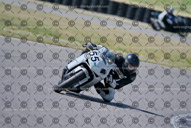 26BT02-0970 | markuskiefer.com - Realisiert mit Pictrs.com