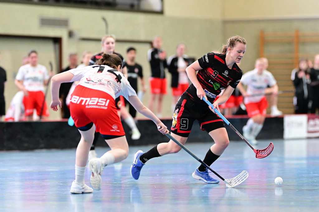 Floorball I Frauen I Saison 2023-2024 I 1. Frauen Floorball-Bundesliga I Playoffs 3. Spieltag I ETV Lady Piranhhas Hamburg - Dümptener Füchse | Der Sportfotograf. - Realisiert mit Pictrs.com