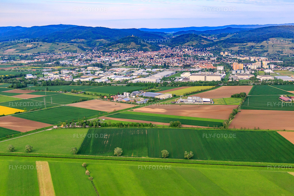 Luftbild: Industriegebiet Tiergartenstraße mit Unilever Deutschland GmbH Werk Heppenheim in Heppenheim im Bundesland Hessen in Deutschland. – Foto: IMG_088312.jpg vom 09.05.2016 durch Werner Riehm/FLY-FOTO.de – Auflösung des Originals: 5472 x 3648 px – Langnese Fabrikverkauf