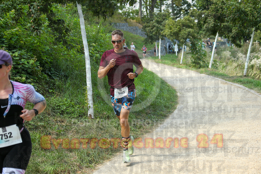 250824_1443_EX1_7312 | Sportfotografie im Rhein-Sieg Kreis, Köln, Bonn, NRW, Rheinland Pfalz, Hessen, etc. Unser Tätigkeitsfeld umfasst den Laufsport vom Volkslauf über den Marathon, Duathlon, Triathon bis zum Ultralauf wie Kölnpfad Ultra oder Schindertrail.