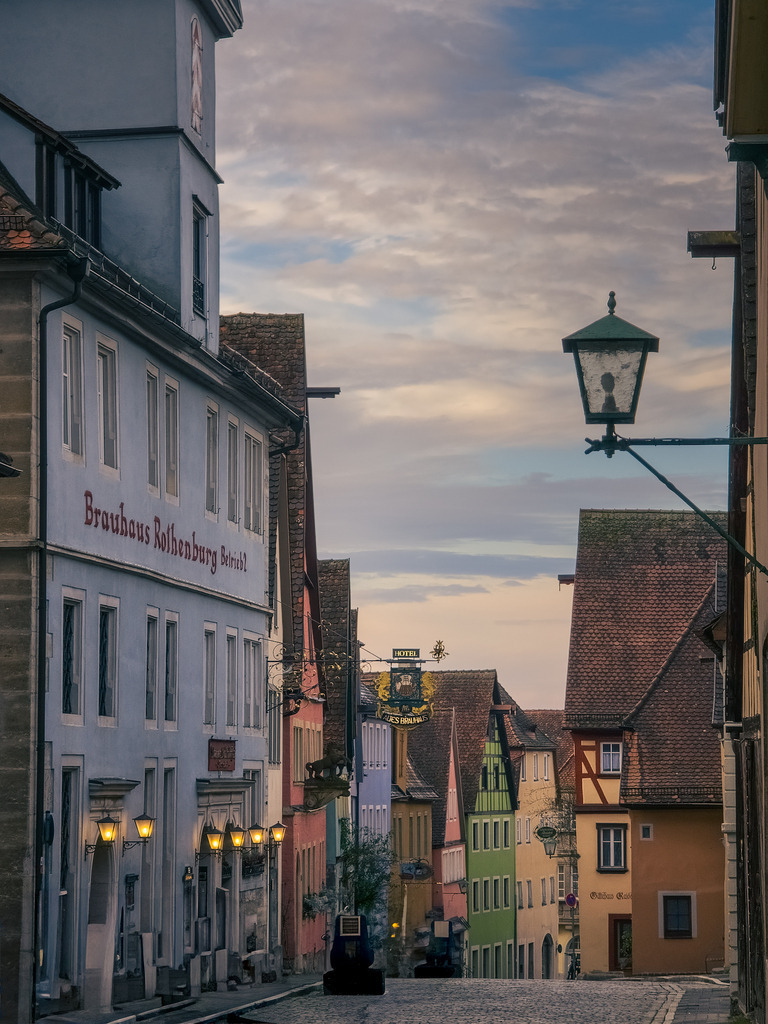 20241127_084802 | Rothenburg ob der Tauber. Nur hier gibt es Exklusive und passend zur Jahreszeit Ihr Wandbild, T-Shirt, Tasse und alles was das Rothenburg Herz begehrt. - Realisiert mit Pictrs.com