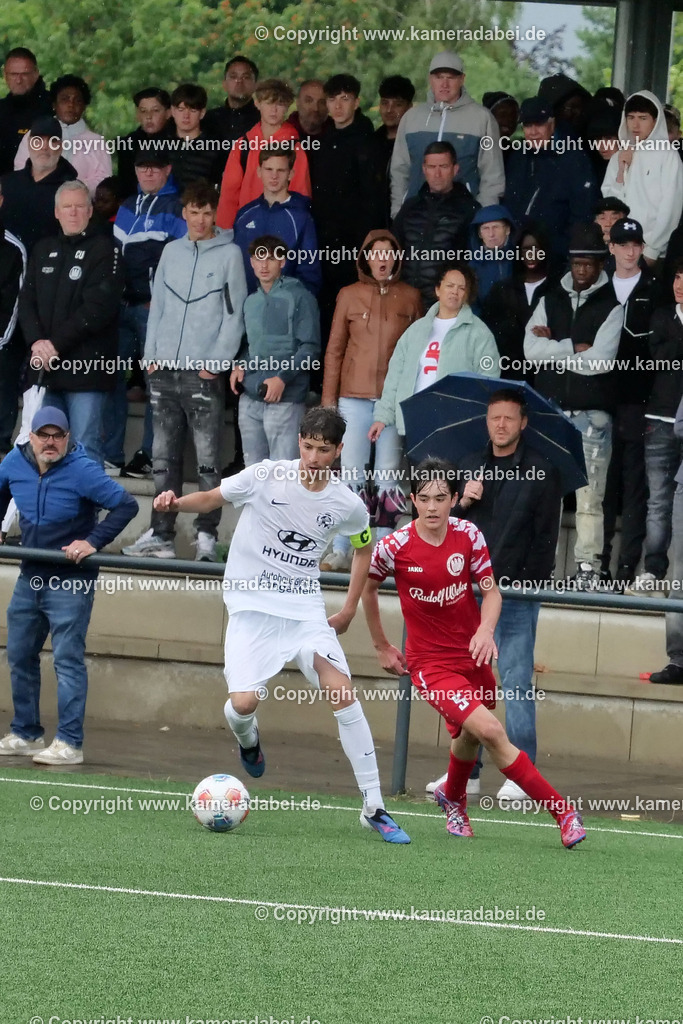 Fußball : C-Junioren : Aufstieg Regionalliga West : SUS 09 Dinslaken - Vfb 03 Hilden am 04.06.2026 in Dinslaken | Fußball : C-Junioren : Aufstieg Regionalliga West : SUS 09 Dinslaken (rotr Trikots)- Vfb 03 Hilden (weiße Trikots) am 04.06.2026 in Dinslaken - Realisiert mit Pictrs.com