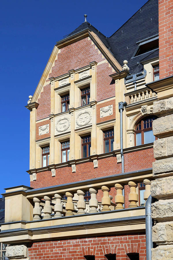 Foto: Leipzig - Deutsches Buchgewerbehaus | Das Team hinter BILDLEXIKON LEIPZIG bündelt historische wie aktuelle Informationen über die Stadt Leipzig in Text und Bild auf einer Plattform und stellt diese der interessierten Öffentlichkeit zur Verfügung.