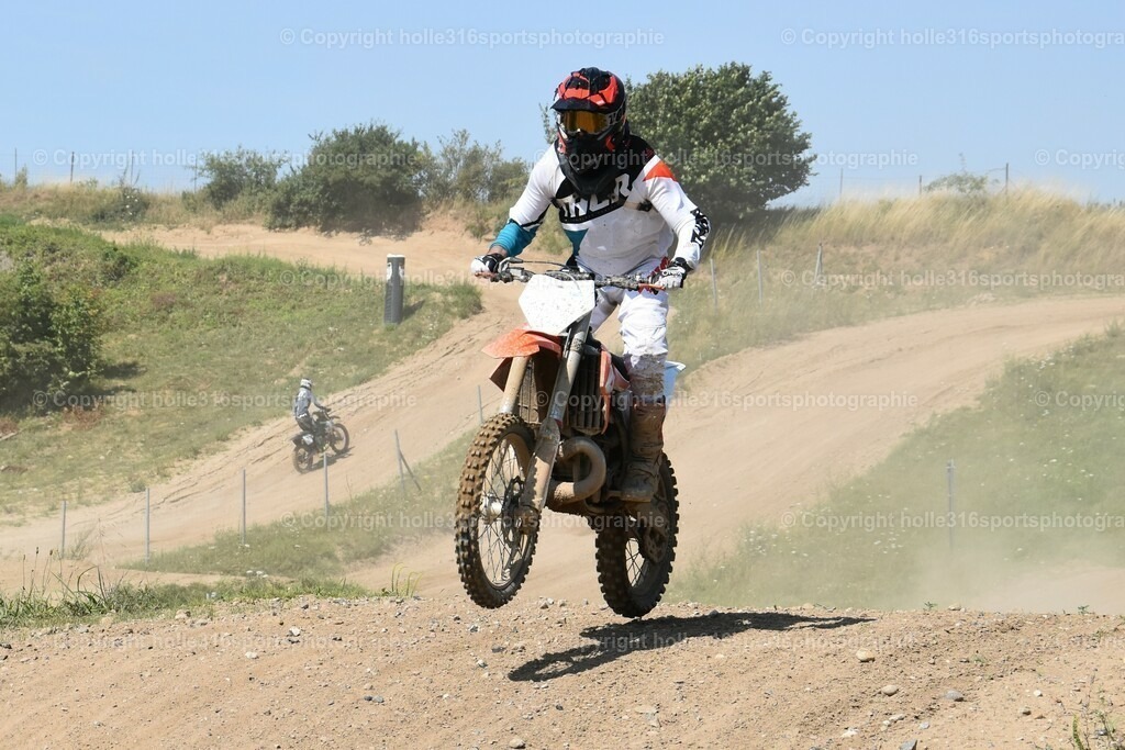 DSC_0096 (2) | Sportfotografie , Motorsport, Motoross, Reitsport, Mointainbike, Enduro,
Landschaft , Outdoor, Eventfotografie, Landschaft, Bilder online bestellen - Realisiert mit Pictrs.com