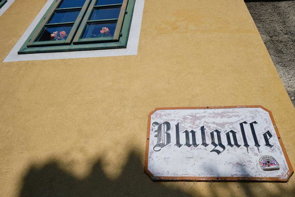 Details der Blutgasse in Hainburg | Hainburg an der Donau, Austria - September 28, 2023: Details der Blutgasse in Hainburg. - Realisiert mit Pictrs.com