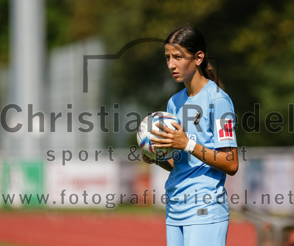 2023-09-09_076_FC_Bayern_Muenchen_gegen_SC_Freiburg | Aschheim, Deutschland, 09.09.2023:
Fußball, B-Juniorinnen-Bundesliga Süd 2023 / 2024, 1. Spieltag, FC Bayern München gegen SC Freiburg, Endergebnis: 4:0

Foto: Christian Riedel / fotografie-riedel.net