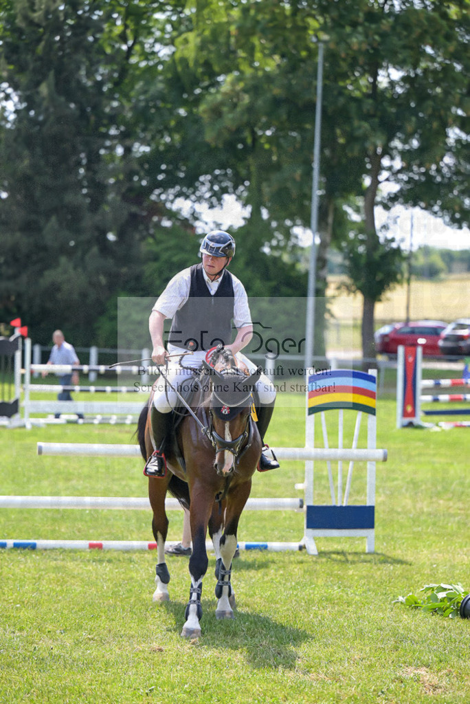 Reitturnier Voxtrup | Entdecke hochwertige Reitturnierfotos von Foto Oger. Professionell, emotional und authentisch – jetzt Lieblingsmomente im Shop bestellen.Deutschlandweite Turnierfotografie. - Realisiert mit Pictrs.com
