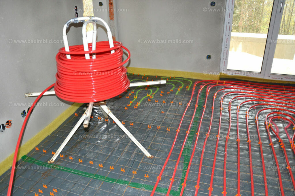 bib-lg16-heizung-0055 | Nach LV-Leistungsgruppen sortierte Detailfotos über den Bau eines Hauses. Alle Hausbau-Bilder direkt vom Urheber und Autor der Website Haus-Selber-Bauen.com