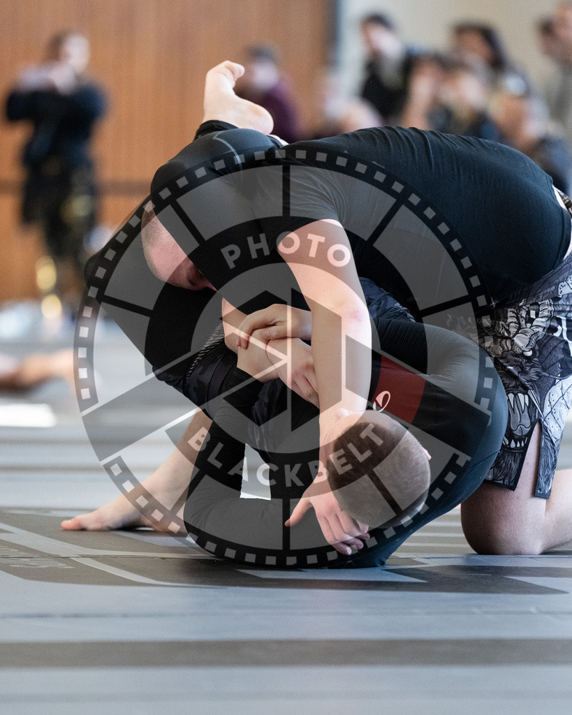 20251129PBB7108 | Fighters compete during the luta livre competition ILLCS XI winter edition on November 29, 2025 in Hannover, Germany.