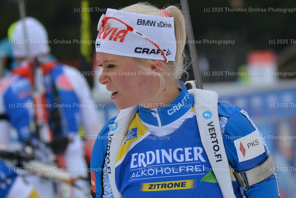IBU WC Biathlon Oberhof 2018 | LAUKKANEN Mari (FIN) im Ziel (Platz 32); IBU WC Biathlon Oberhof 2018, 10 km Verfolgung der Frauen am 06.01.2018 in der DKB Ski Arena in Oberhof, (Deutschland) - Realisiert mit Pictrs.com