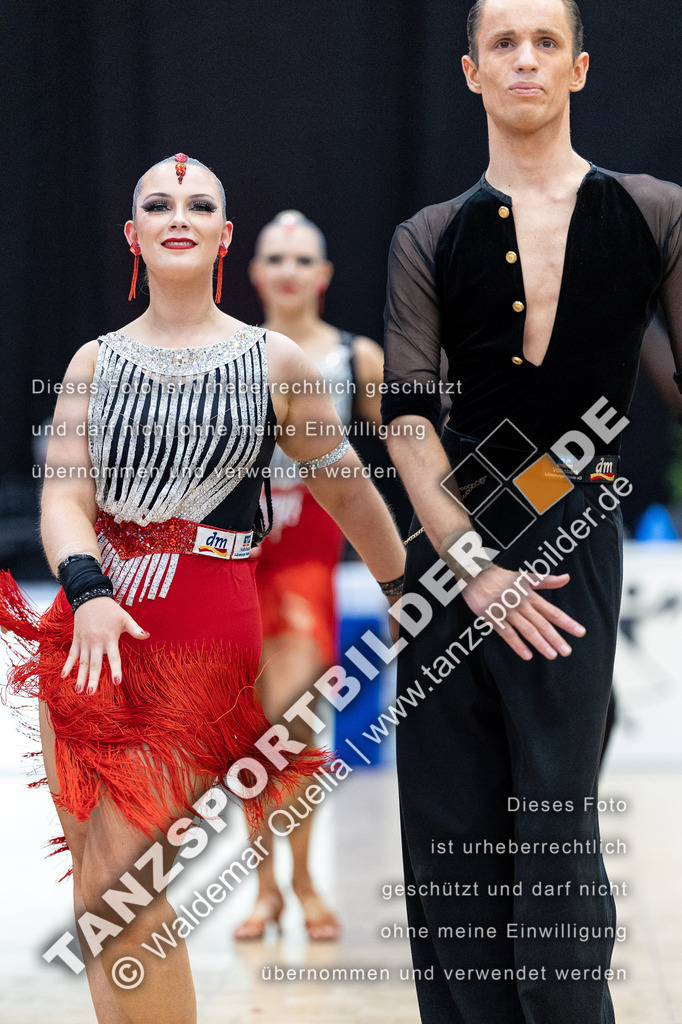 20240406-11086 | Hier finden Sie Tanz Bilder vom Latein und Standard Formationen tanzen. Sportbilder vom Tanzsport. Schöne Fotos und von Weltmeisterschaft, Europameisterschaft, Bundesliga, Regionalliga, Oberliga und Landesliga sowie von GOC Stuttgart, DanceComp, WM Bremen