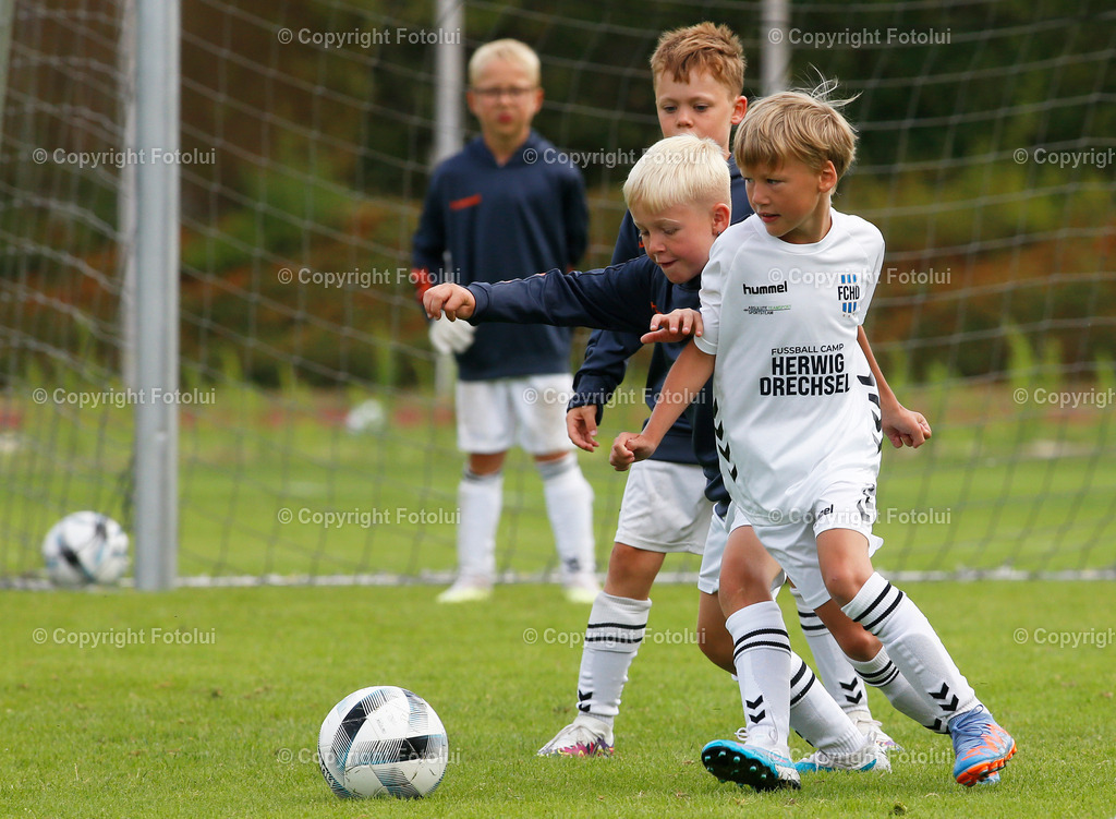 FUSBALLCAMPHERWIGDRECHSEL_33 | bilder, linz, photo, foto, fussball, sport, fotolui, bundesliga