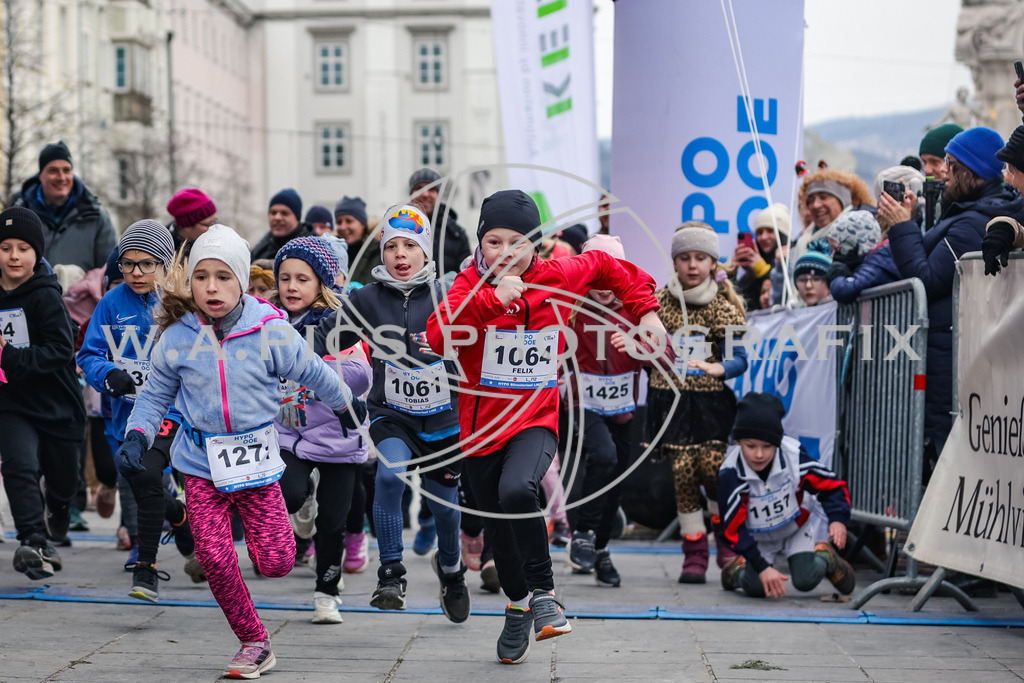 SILVESTERLAUF LINZ 25 | Linz, AUSTRIA, 31. Dezember 25, TRIRUN SILVESTERLAUF LINZ 25 , Image shows: 
Photo: WAPICS / BINDER Manuel