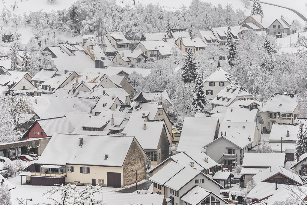 Alter Dorfkern | im Winter in Ziefen, Baselland, Schweiz. - Realisiert mit Pictrs.com