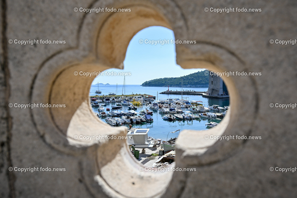 Kroatien_ Dubrovnik_ 11.10.2023-184 | 11.10.2023, Kroatien, HRV, Dubrovnik im Bild Gastronomie, Tourismus, Touristen, Sehenswuerdigkeiten, Stadtansichten



eine Stadt im suedlichen Kroatien an der Adriakueste in der Gespannschaft Dubrovnik-Nereveta. Die Altstadt wurde im Jahr 1979 von der UNESCO in die Liste des Weltkulturerbes aufgenommen.