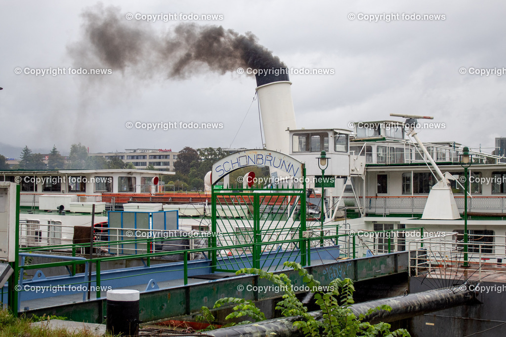 Linz_ Urfahr_ Hochwasserschutz_ 13.09.2024-23 | 13.09.2024, Linz, AUT, Urfahr, Hochwasser, im Bild Vorbereitung Hochwasserschutz Donaulaende Linz Urfahr, Schoenbrunn, Raddampfer