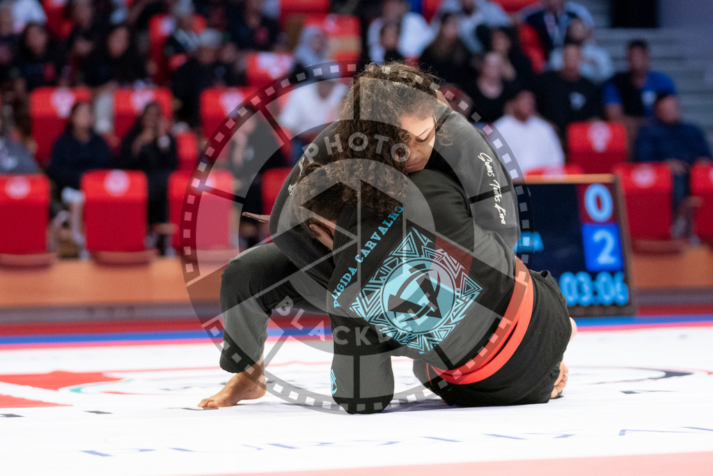 20231108PBB1657 | Fighters compete during the AJP World Professional Championship in the Mubadala Arena in Abu Dhabi, Arab United Emirates, on November 8, 2023.