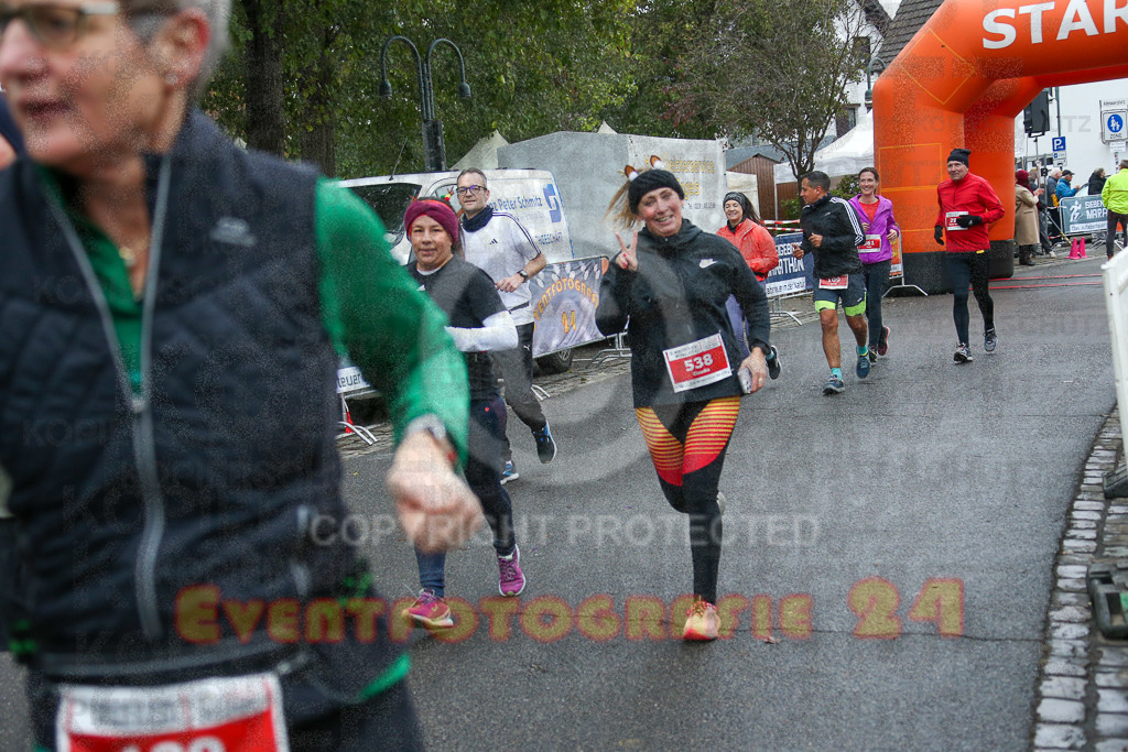 251130_1146_EX1_8750 | Sportfotografie im Rhein-Sieg Kreis, Köln, Bonn, NRW, Rheinland Pfalz, Hessen, etc. Unser Tätigkeitsfeld umfasst den Laufsport vom Volkslauf über den Marathon, Duathlon, Triathon bis zum Ultralauf wie Kölnpfad Ultra oder Schindertrail.