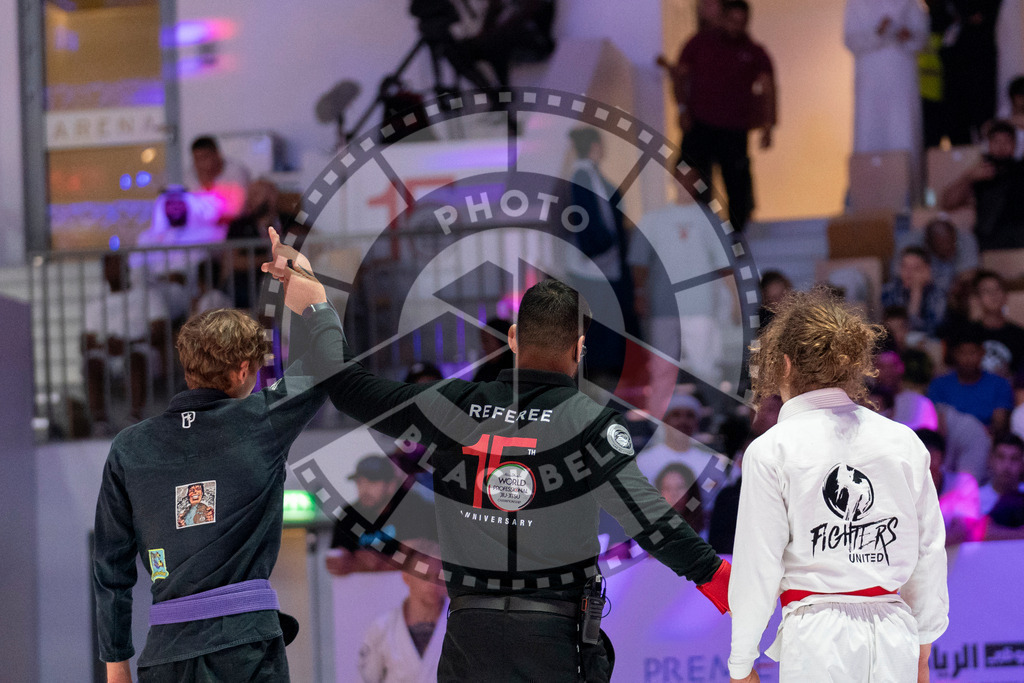 20231109PBB5667 | Fighters compete during the AJP World Professional Championship in the Mubadala Arena in Abu Dhabi, Arab United Emirates, on November 9, 2023.