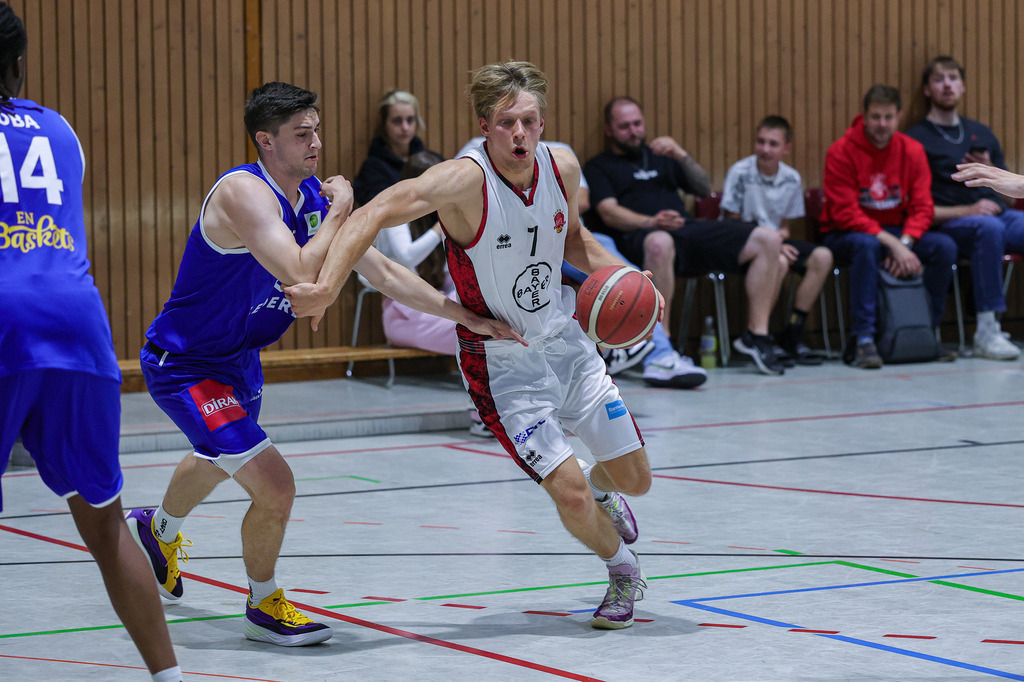 Regio Test BAYER GIANTS vs EN Baskets Schwelm-52 | Fotos von Basketballspielen aus dem Raum NRW fotografiert von Gero Mueller-Laschet und Daniel Schaefer - Realisiert mit Pictrs.com