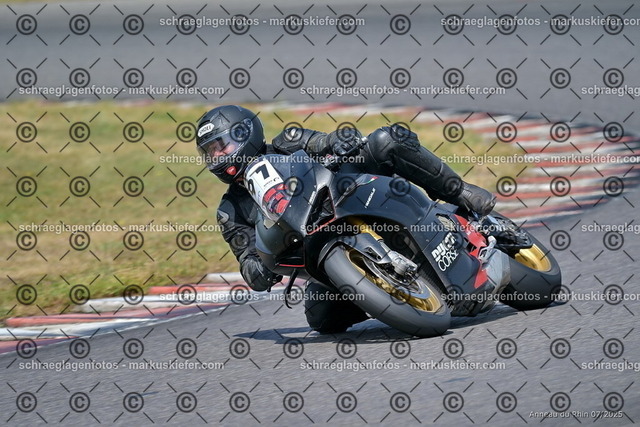 25bt04-1688 | markuskiefer.com - Realisiert mit Pictrs.com
