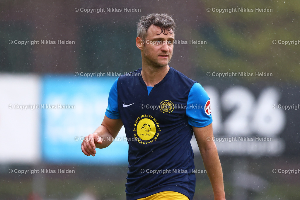 NH_FCAlsterbrüder_TSVSasel_OberligaHamburg_13042025 | #15 Chris Pfeifer (FC Alsterbrüder)Fußball I Herren I Gamesright Oberliga Hamburg I Saison 2024-2025 I  31. Spieltag I FC Alsterbrüder - TSV Sasel I 13.04.2025 I Walter-Wächter-Platz