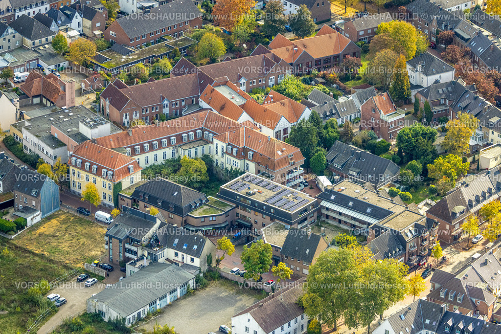 Rees251004800 | Luftbild, medizinische Einrichtungen und Rehazentrum, Agnes-Heim Pflegeheim, Rees, Niederrhein, Nordrhein-Westfalen, Deutschland