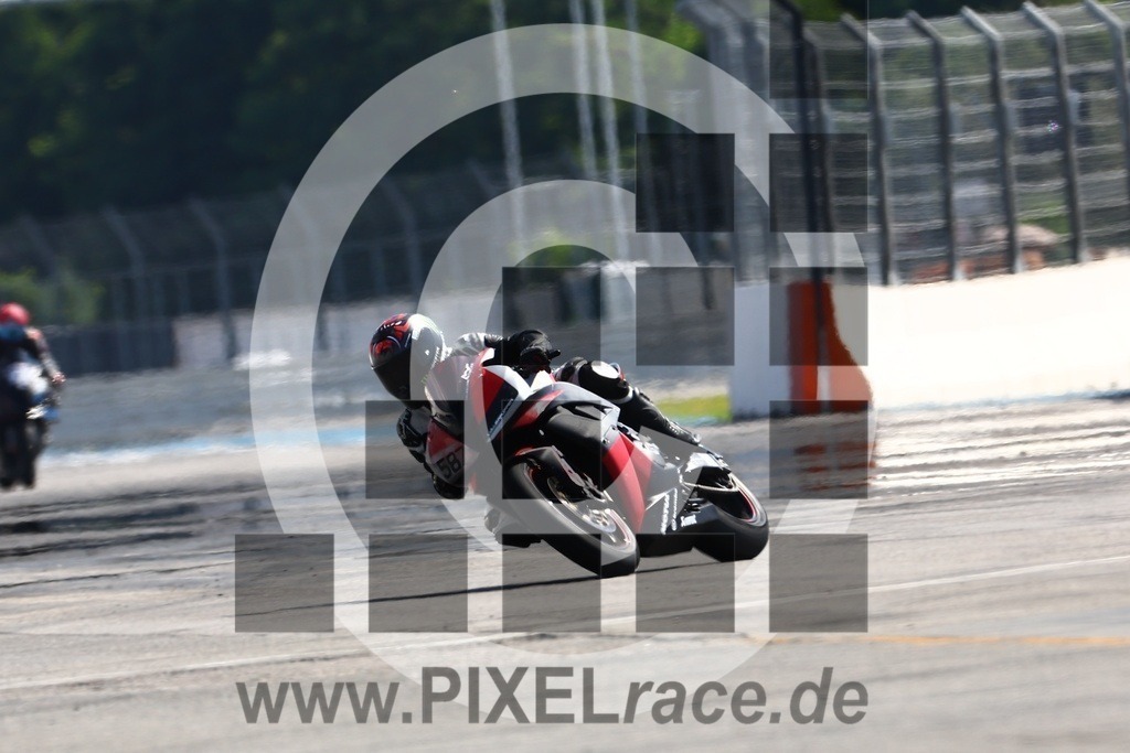 0587-20240624_00820 | Schöne Erinnerungen an spannende Momente - das festzuhalten ist unser Job. PIXELrace.de ist seit 2003 auf den Rennstrecken Europas unterwegs um die Action draußen beim Fahren und die wunderbare Stimmung imm Fahrerlager für euch einzufangen.