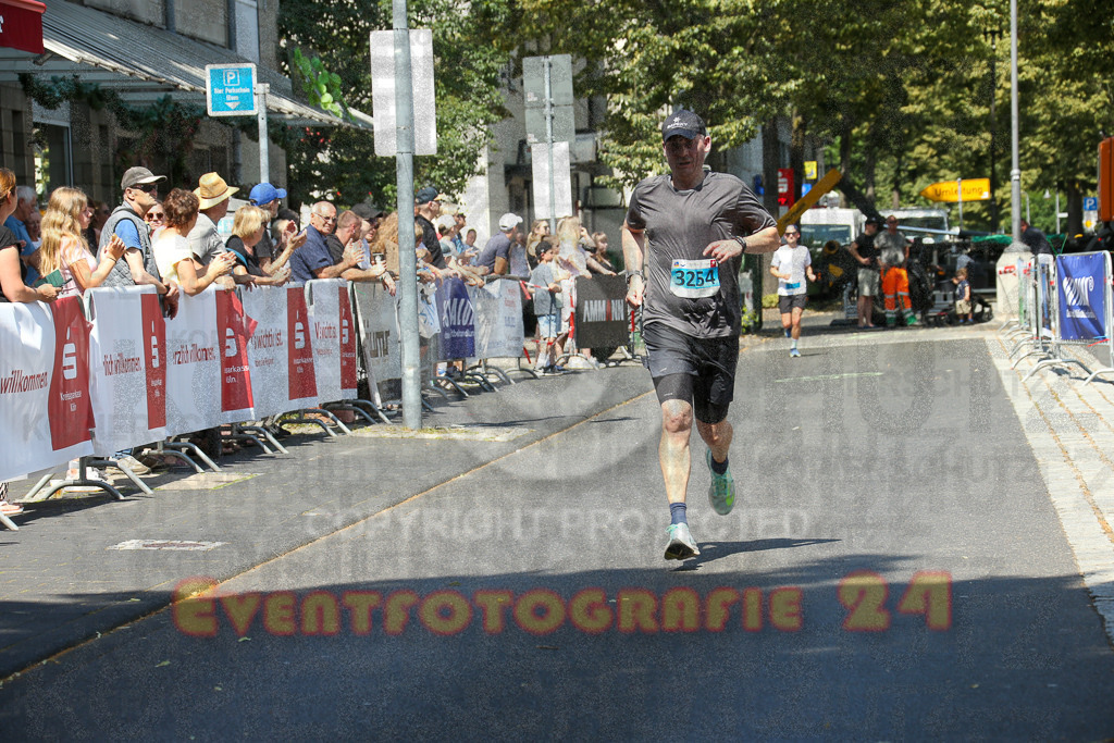 250621_1143_EX1_3856 | Sportfotografie im Rhein-Sieg Kreis, Köln, Bonn, NRW, Rheinland Pfalz, Hessen, etc. Unser Tätigkeitsfeld umfasst den Laufsport vom Volkslauf über den Marathon, Duathlon, Triathon bis zum Ultralauf wie Kölnpfad Ultra oder Schindertrail.