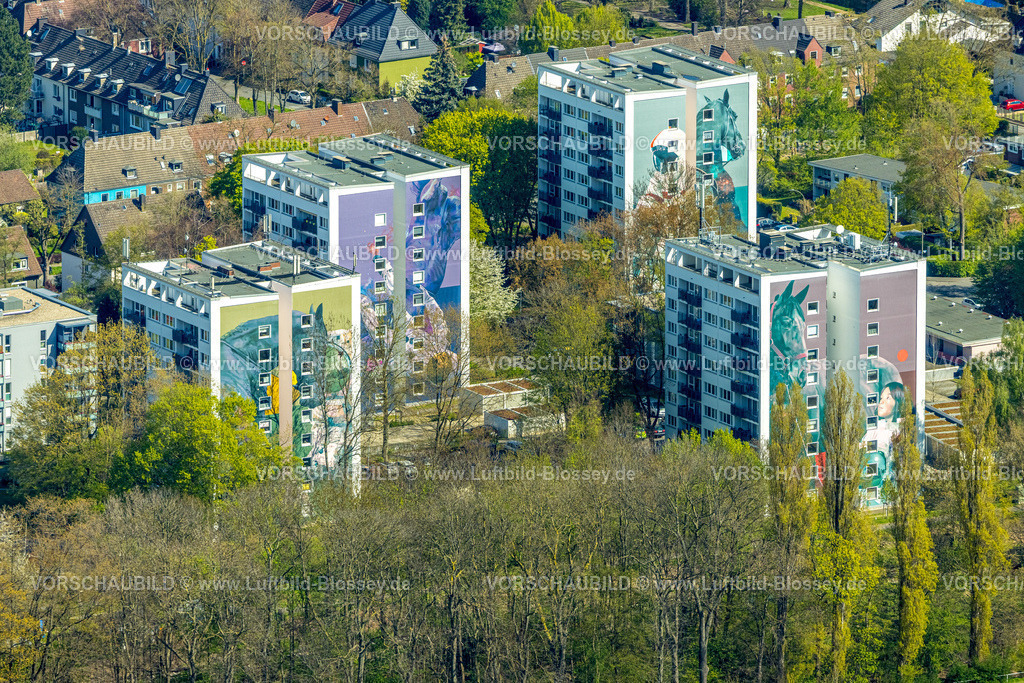 Dortmund230400822 | Luftbild, Hochhäuser mit großformatigen Motiven von Pferden, Kindern und Astronauten auf den Hochhausfassaden, Espenstraße, Wambel, Dortmund, Ruhrgebiet, Nordrhein-Westfalen, Deutschland