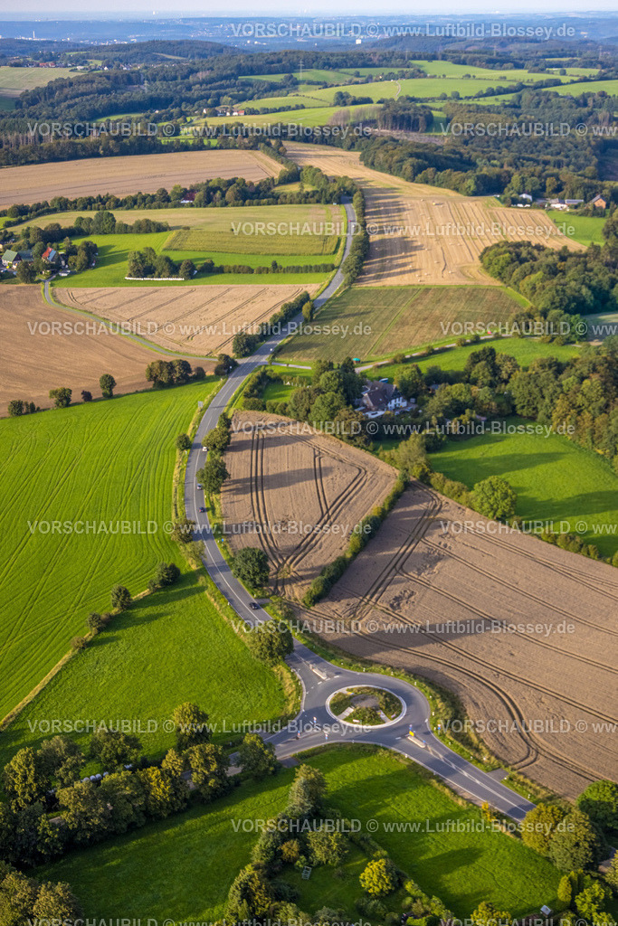 Hagen230904008 | Luftbild, Kreisverkehr mit Straßenverbindung Landesstraße L528 zum Ortsteil Zurstraße, geplanter Fußweg und Radweg, Königsheide, Breckerfeld, Ruhrgebiet, Nordrhein-Westfalen, Deutschland