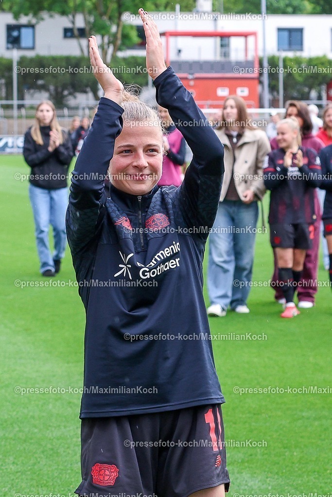 xsscx17052601056 | 17.05.2026, xsscx, Frauen Fussball, Bayer 04 Leverkusen - Werder Bremen, 1. Fussball Bundesliga, 26. Spieltag, Ulrich-Haberland-Stadion, Saison 2025 2026: Kristin Kögel (Bayer Leverkusen #11) DFB regulations prohibit any use of photographs as image sequences and or quasi-video. Photo: xSandraxScherningxPressefotoKochx