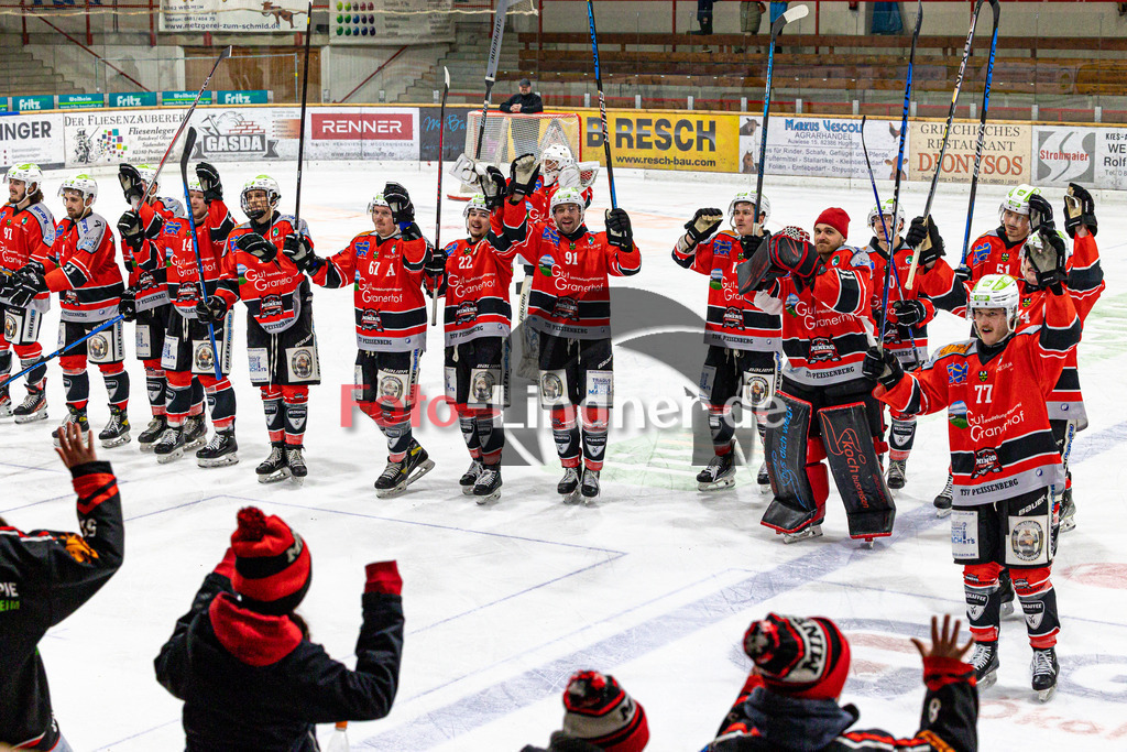TSV Peißenberg Miners vs ERV Schweinfurt | Eishockey Bayernliga 2023/2024, TSV Peißenberg Miners vs ERV Schweinfurt, 20240114,
Miners feiern,
2024-01-14 in Peißenberg (Eisstadion)

Copyright: WolfgangxLindner