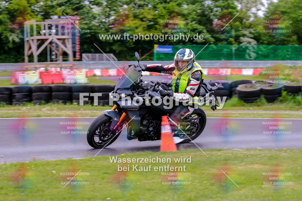 MotoTeamVBK-20224 | Hier findet Ihr Bilder von Touristenfahrten auf der Nürburgring Nordschleife oder von anderen Veranstaltungen die ich besucht habe. Viel Spass beim Durch Schauen 