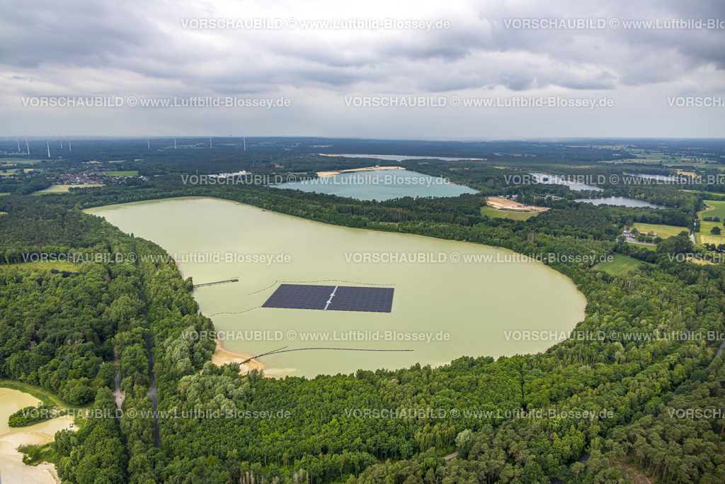 Haltern220604469 | Luftbild, Solaranlage im Silbersee III, schwimmende Photovoltaikanlage, Lehmbraken, Haltern am See, Ruhrgebiet, Nordrhein-Westfalen, Deutschland