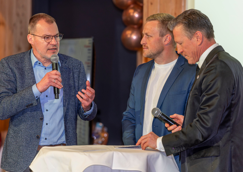 top-top.de 260306-065 | Foto, Video, Fotografie, Videografie, Fotobox, DJ, Discjockey, Musik, Musikbox, Veranstaltung, Photobooth, Amazon, Ebay, Buchtipp, Bestseller, Autor, Verlag, Buch, Wesel, Hamminkeln, NRW, Dinslaken, Rees, Drohne, Hochzeit, Party, Fotobox, Wesel, Fotograf