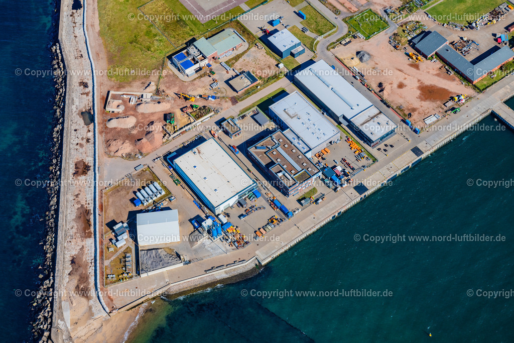 Helgoland_Gewerbegebiet_ELS_7738280824 | HELGOLAND 28.08.2024 Gewerbegebiet und Firmenansiedlung " Südhafen " an der Hafenstraße in Helgoland im Bundesland Schleswig-Holstein, Deutschland. Weiterführende Informationen bei: Karl Meyer AG. // Industrial estate and company settlement " Suedhafen " on street Hafenstrasse in Helgoland in the state Schleswig-Holstein, Germany. Further information at: Karl Meyer AG. Foto: Martin Elsen