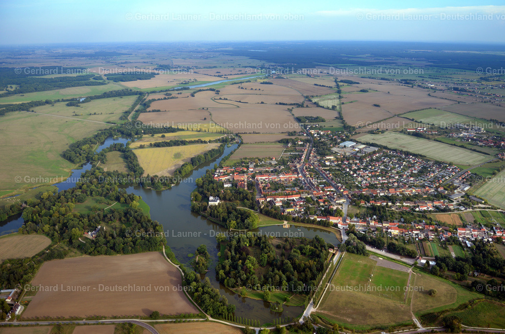 3293845 | WöRLITZ 2012 Stadtansicht des Innenstadtbereiches an den Uferbereichen " Krägergraben - Wörlitzer See " in Wörlitz im Bundesland Sachsen-Anhalt, Deutschland. // City view of the downtown area on the shore areas " Kraegergraben - Woerlitzer See " in Woerlitz in the state Saxony-Anhalt, Germany. Foto: Gerhard Launer