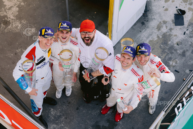 NBR23-150616-000B | Motorsport-Fotografie: DTM, 24h Nürburgring und GT-Action in hochauflösenden Bildern. Entdecke packende Rennmomente & Impressionen direkt aus der Boxengasse. - Realisiert mit Pictrs.com