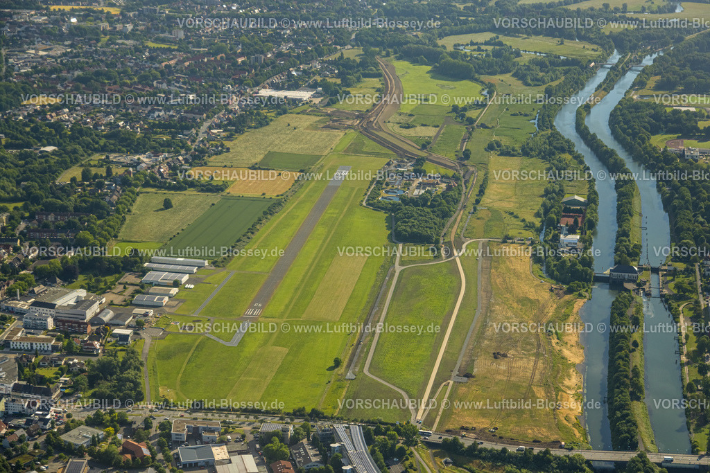 Hamm220601592 | Luftbild, Flugplatz Hamm-Lippewiesen, Start- und Landebahn, Baustelle Erlebensraum Lippeaue am Fluss Lippe, Kläranlage Hamm Mattenbecke, Schleuse Hamm, Heessen, Hamm, Ruhrgebiet, Nordrhein-Westfalen, Deutschland