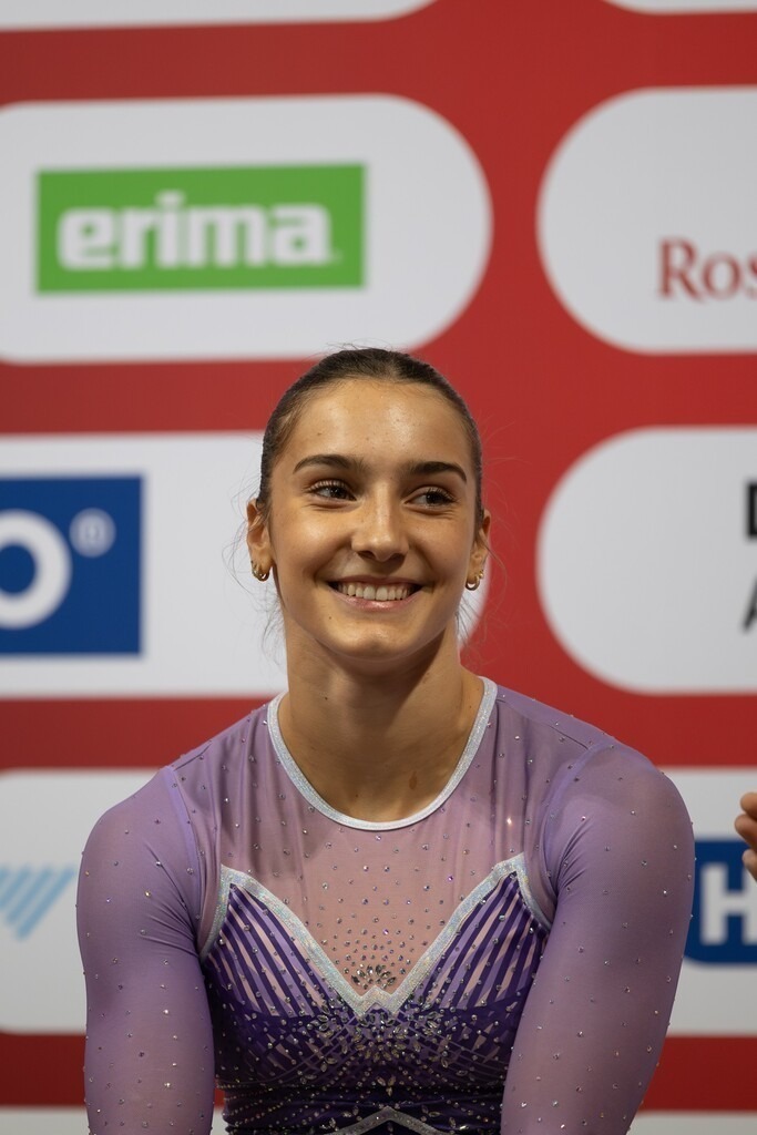 DM Finals 2026; Gerätfinals Frauen Stufenbarren | DM Finals 2026; Gerätfinals Frauen Stufenbarren***Helen Kevric gewinnt Gold am Stufenbarren - Realisiert mit Pictrs.com