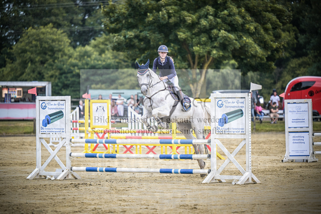 DOS_7851 | Entdecke hochwertige Reitturnierfotos von Foto Oger. Professionell, emotional und authentisch – jetzt Lieblingsmomente im Shop bestellen. - Realisiert mit Pictrs.com