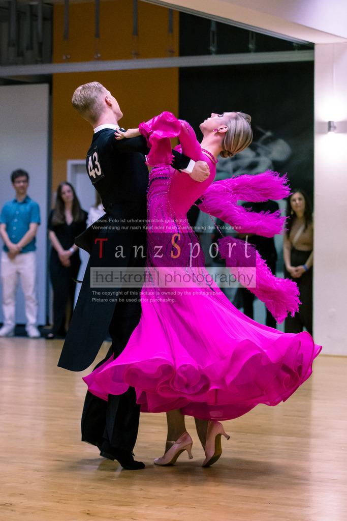 20250906_LM_By_HGR-S-Std_7161 | Tanzsportbilder, Standardtanz, Lateintanz, WDSF, DTV, LTVB, dancecomp, goc, hessen tanzt, blaues band der spree, walzer, tango, wiener walzer, slowfox, quickstepp, samba, rumba, cha-cha-cha, paso doble. jive, hd-kroft photography, turniertanzsport
