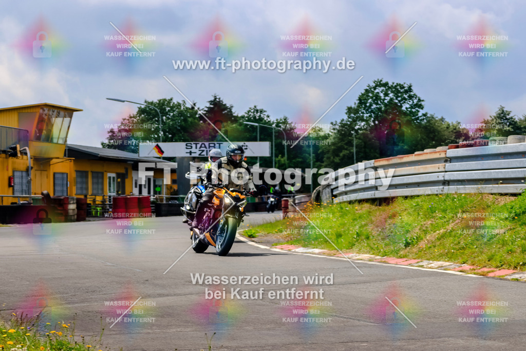 _TCM3353 | Hier findet Ihr Bilder von Touristenfahrten auf der Nürburgring Nordschleife oder von anderen Veranstaltungen die ich besucht habe. Viel Spass beim Durch Schauen 